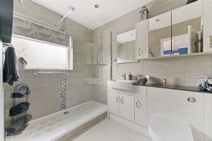 En-Suite- click for photo gallery